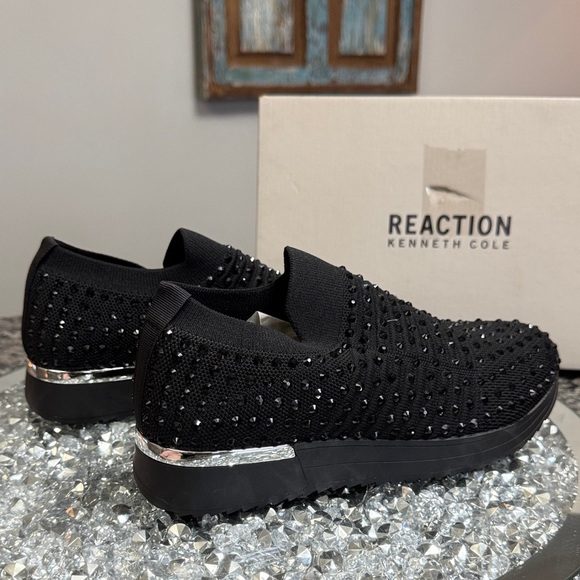 Kenneth Cole Reaction Cameron Jewel Black Slip-On jogger sneakers NEW 7.5